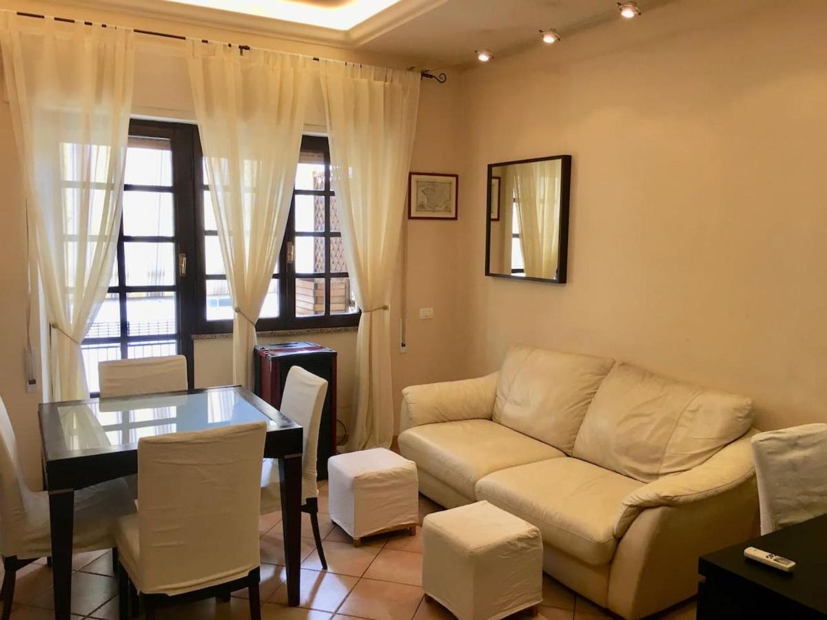 Casa Delfino - Appartamento Centro Storico A Due Passi Dalla Spiaggia & Mare, Porto & Ferrovia 奇维塔韦基亚 外观 照片
