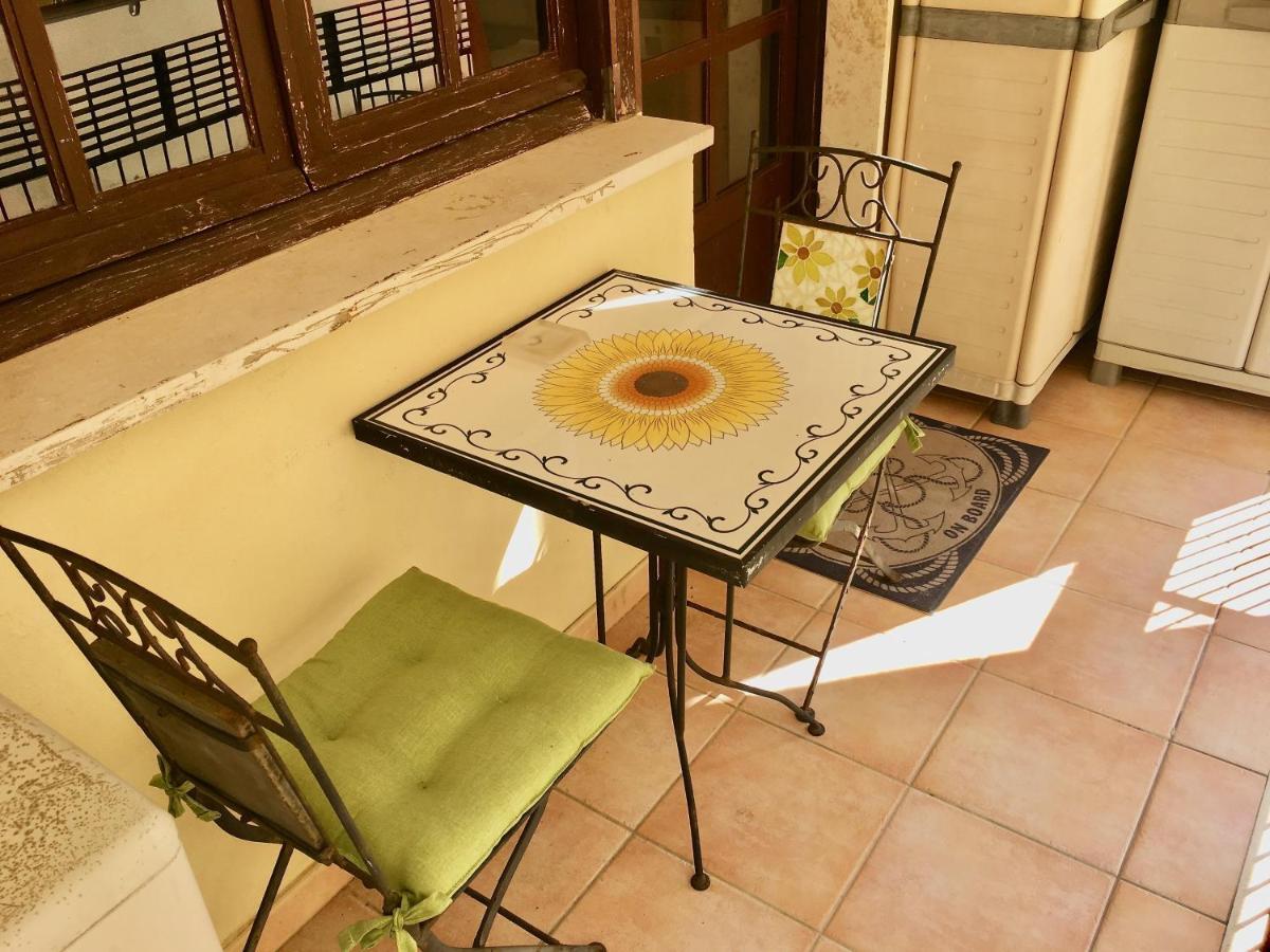 Casa Delfino - Appartamento Centro Storico A Due Passi Dalla Spiaggia & Mare, Porto & Ferrovia 奇维塔韦基亚 外观 照片