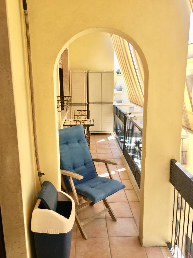 Casa Delfino - Appartamento Centro Storico A Due Passi Dalla Spiaggia & Mare, Porto & Ferrovia 奇维塔韦基亚 外观 照片